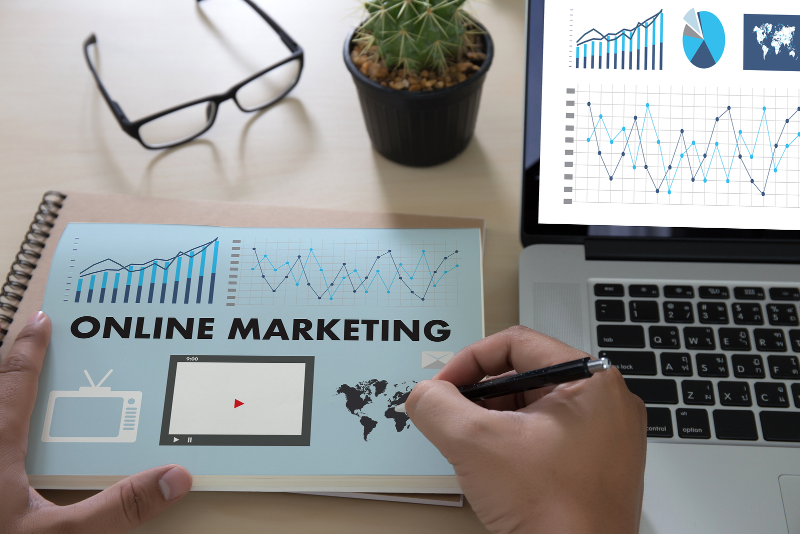 Online Marketing Man On Computer Advertisement Social On Line Ma